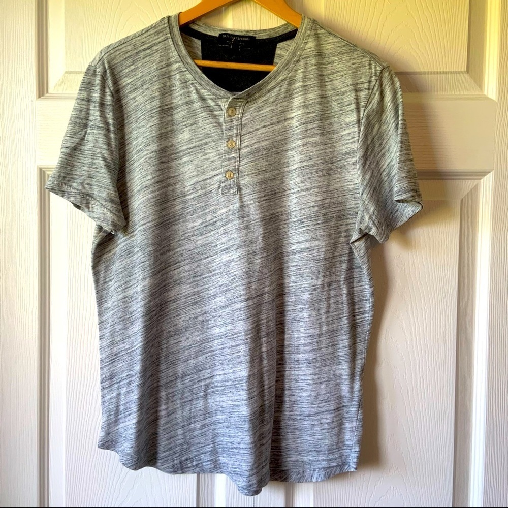 BANANA REPUBLIC men’s grey T-shirt size Medium(unisex)